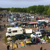Kofferbakmarkt Donkere Duinen — markt-eten in Noord-Holland
