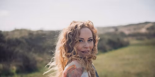 Anneke van Giersbergen in Victorie in Noord-Holland